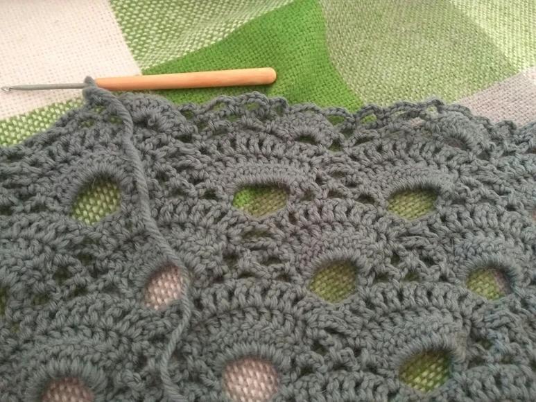 粉红色三角围巾钩织视频教程全集,羊绒线三角披肩围巾的各种织法