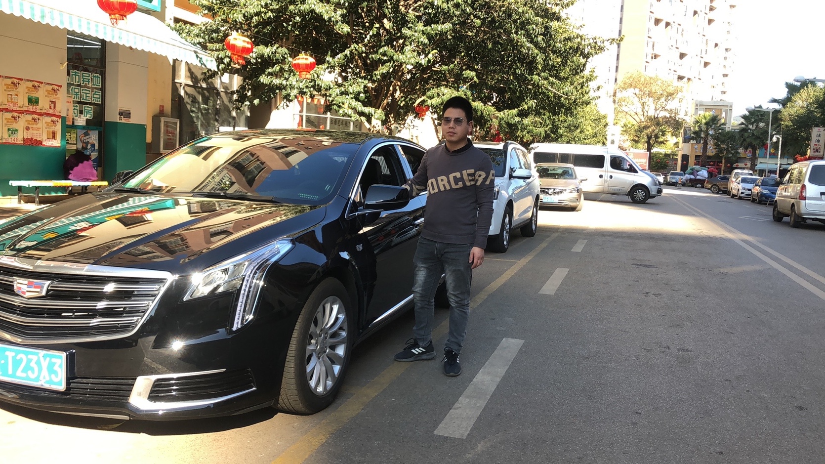 这是什么神操作！开凯迪拉克的快递小哥年入200万