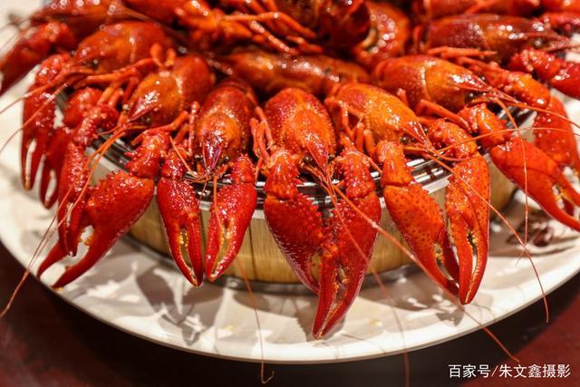 小龙虾原产地潜江深夜小龙虾盛宴,舌尖上的美味小龙虾