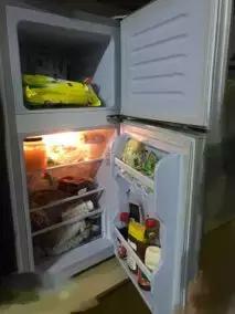 验孕棒、软中华、双开门冰箱……这届毕业生的甩卖市场很野啊