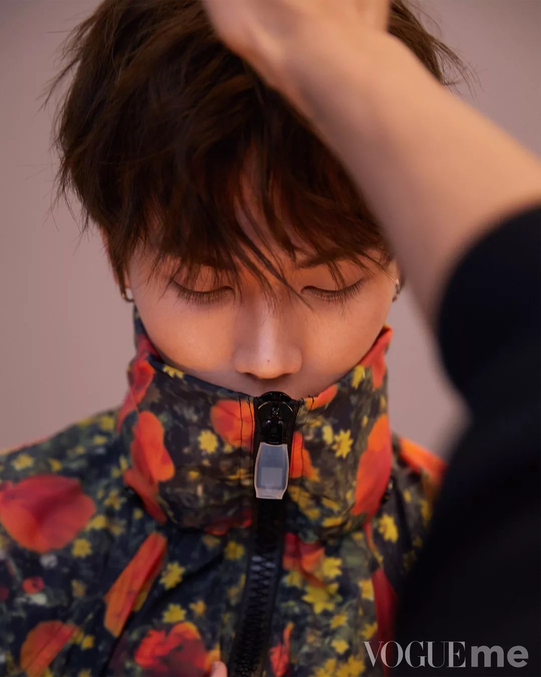 林彦俊黑白照片阴影,林彦俊早期自拍