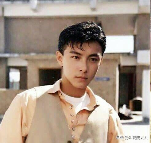 张卫健为什么选择丁克,52岁张卫健和43岁妻子近照