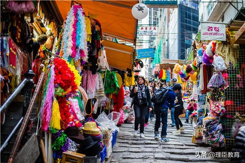 如何摆地摊赚钱卖什么产品合适,新手摆地摊卖什么比较好赚钱