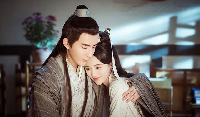 白蛇传与雷峰塔的故事,《白蛇传》中的雷峰塔有什么象征