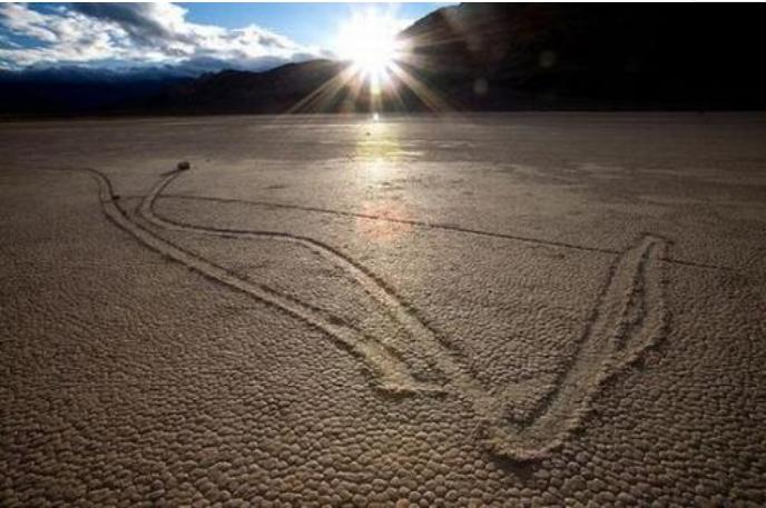 美国死亡谷的石头为什么叫死亡谷,美国死亡谷石头移动原因