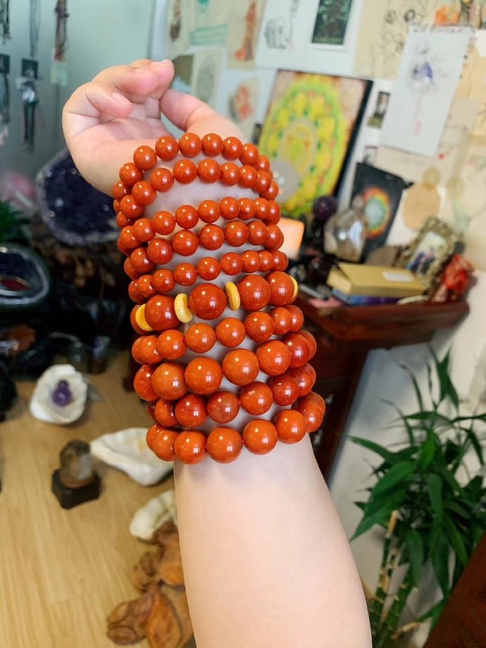 南红玛瑙到底是什么颜色的,南红玛瑙什么颜色的最好