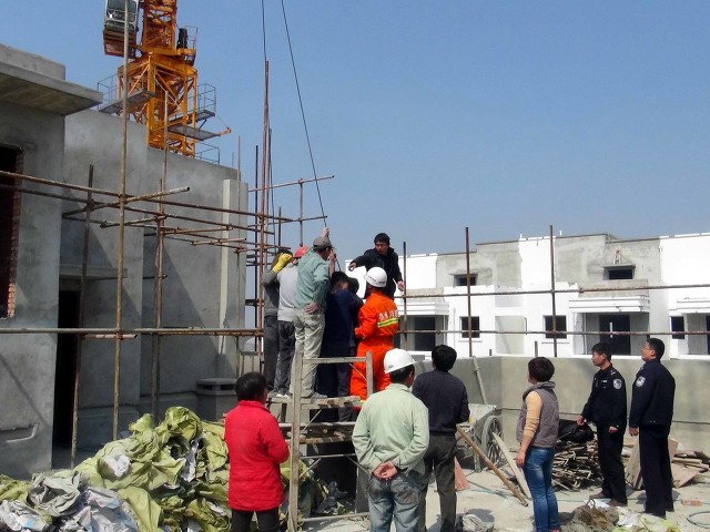 保险公司营业厅经理，购买两百多万自杀件，保险代理*权人**利谁保障