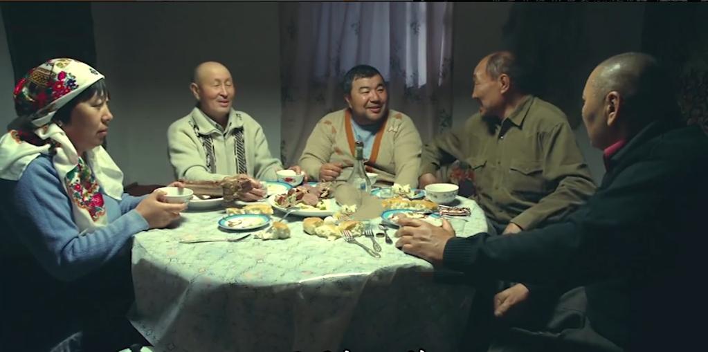 放羊老头跑了三天三夜,放羊老人和狼王