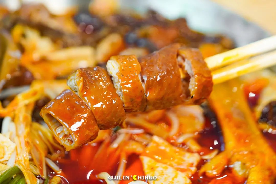 螺蛳粉好吃的秘密就是这碗高汤,煮螺蛳粉的汤第一遍为什么要倒掉