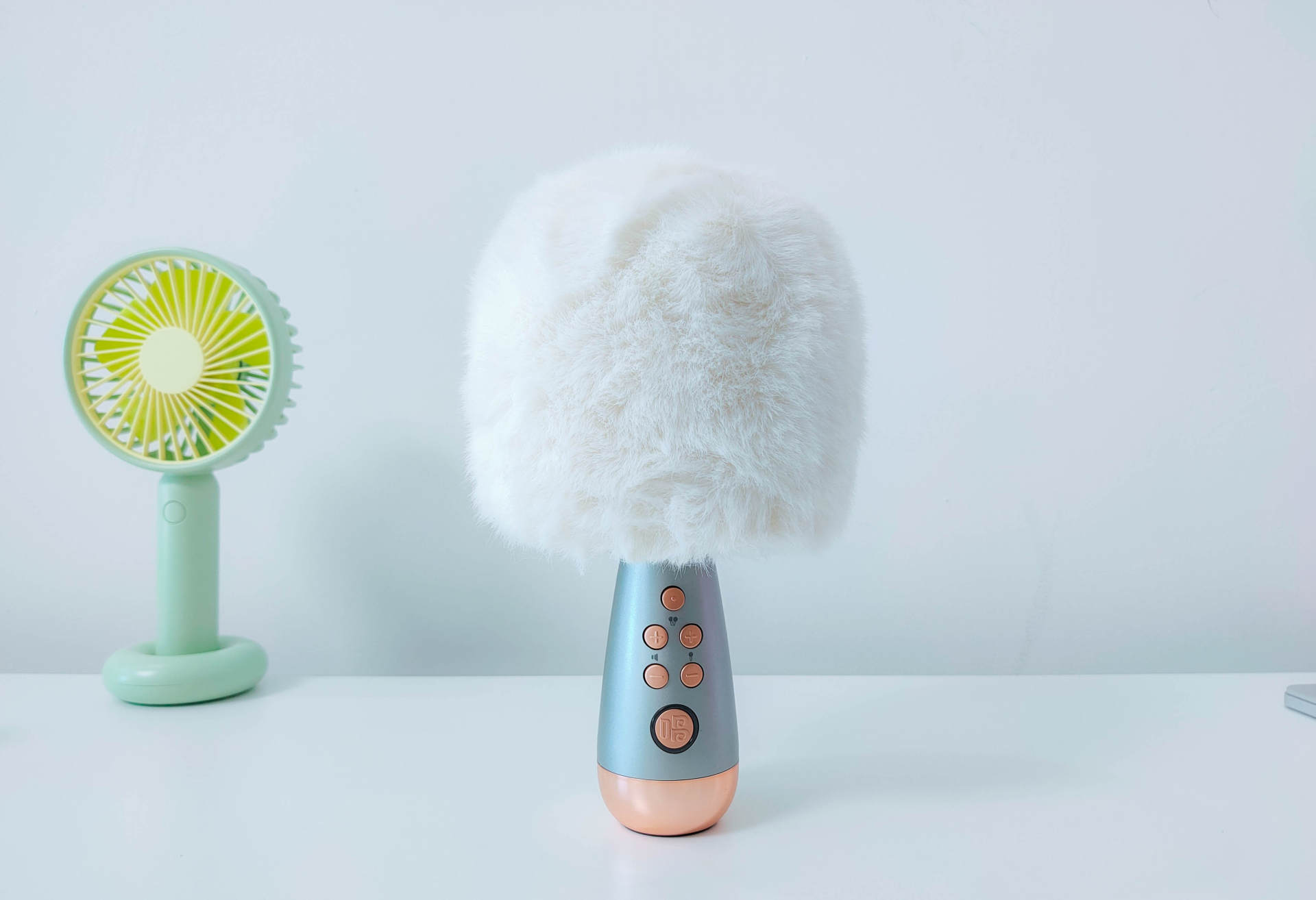 热巴同款，唱吧K歌宝小巨蛋麦克风G2MAX评测：头大声音好+随身KTV