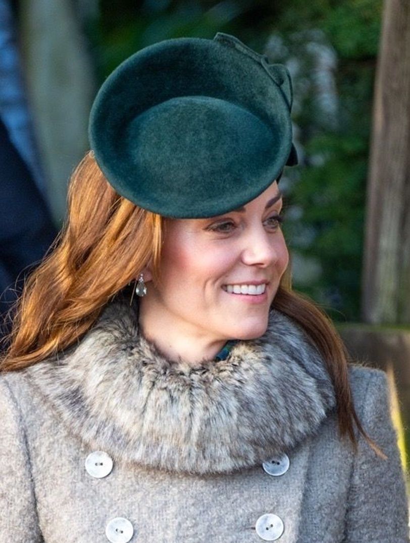 凯特王妃戴戴安娜王妃头饰,凯特王妃戴的是什么头饰