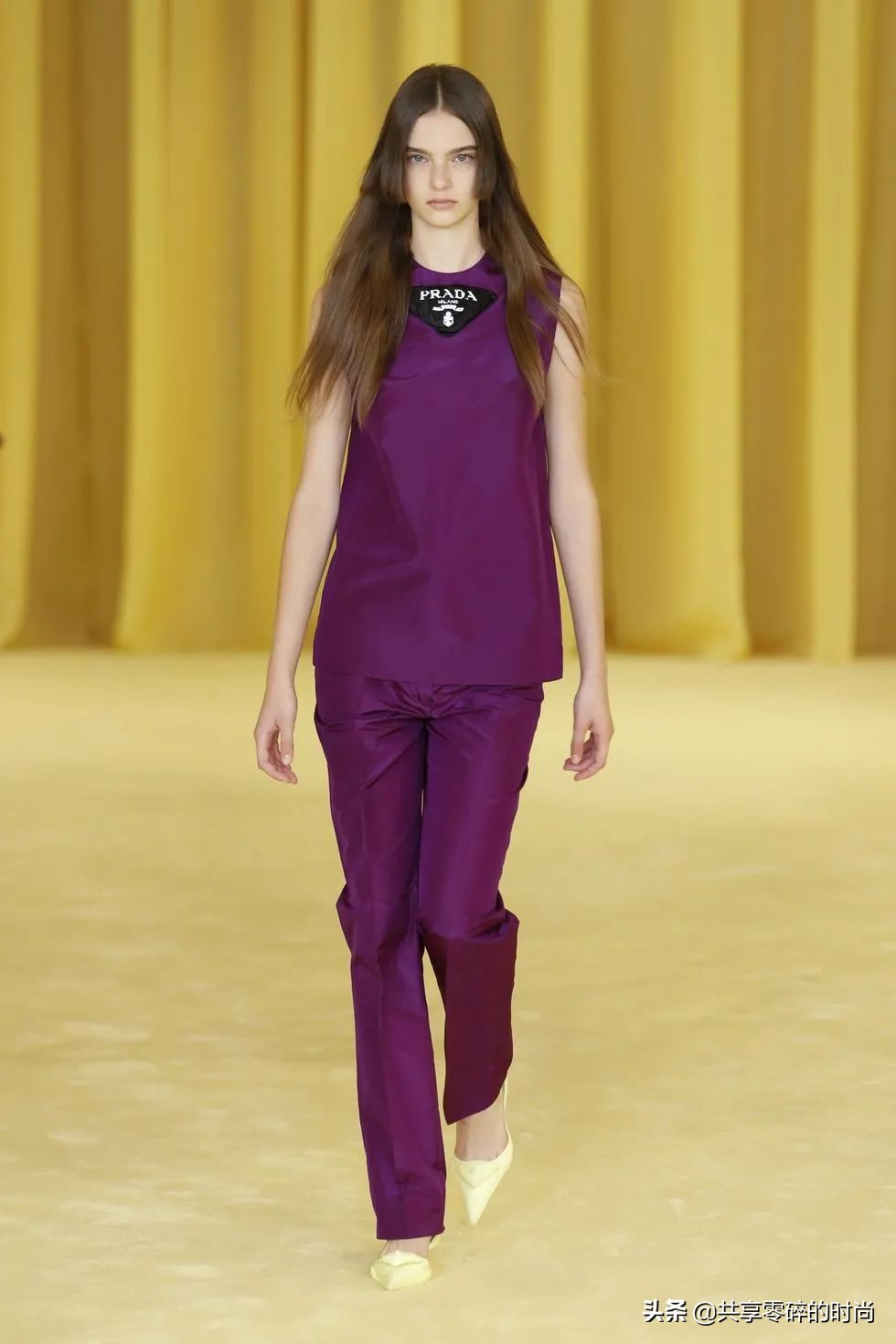 prada普拉达时装秀2018,普拉达prada2022春夏秀场蔡徐坤