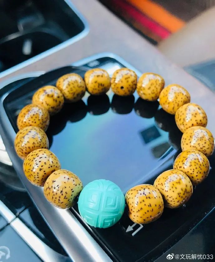 高格调手腕配饰,秋季时尚小配饰