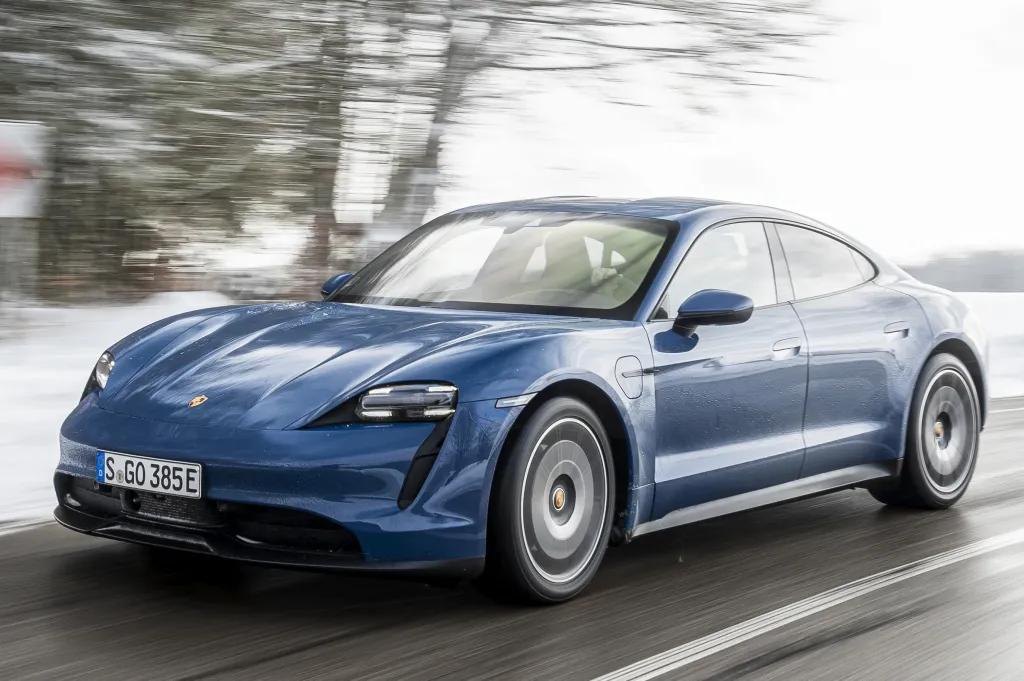 保时捷车友唱歌,保时捷车友