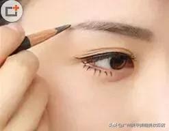 美妆美甲去哪里学比较好,美甲画妆培训班