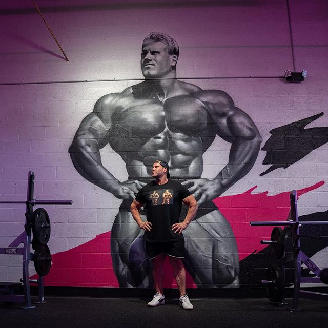 退役后坚持锻炼的球星,退役八年的搏击运动员重新训练