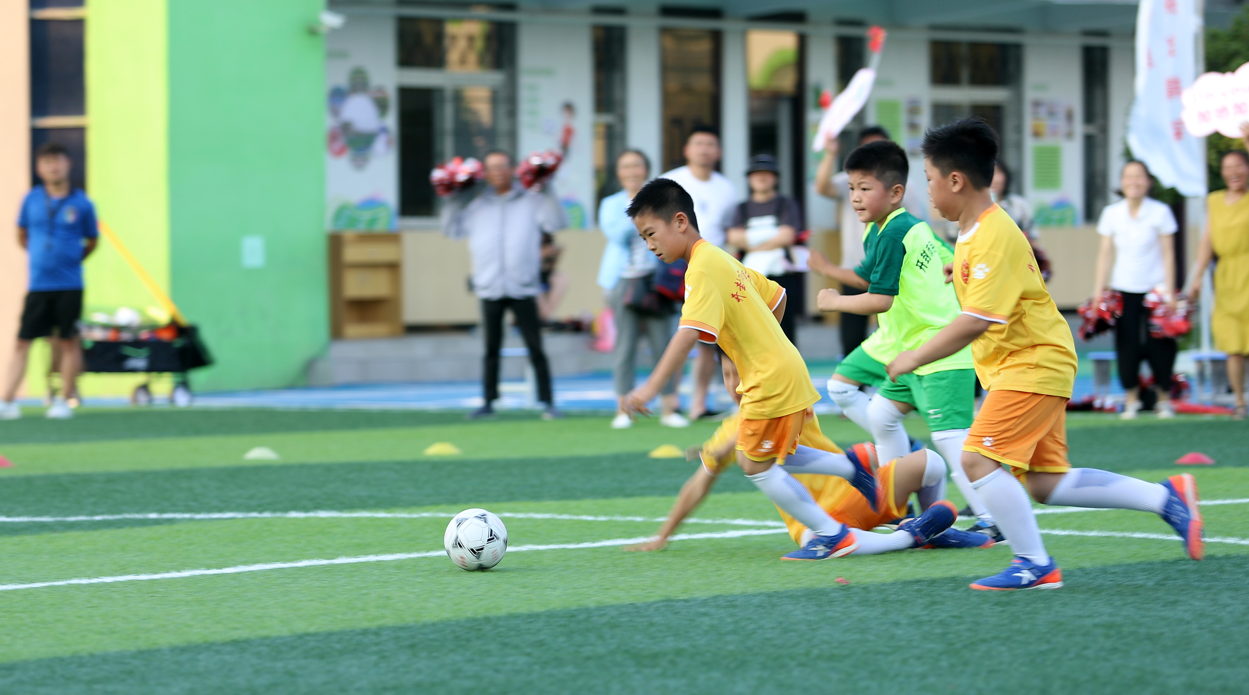 开封市红旗幼儿园参加顺河回族区幼儿趣味足球展示活动