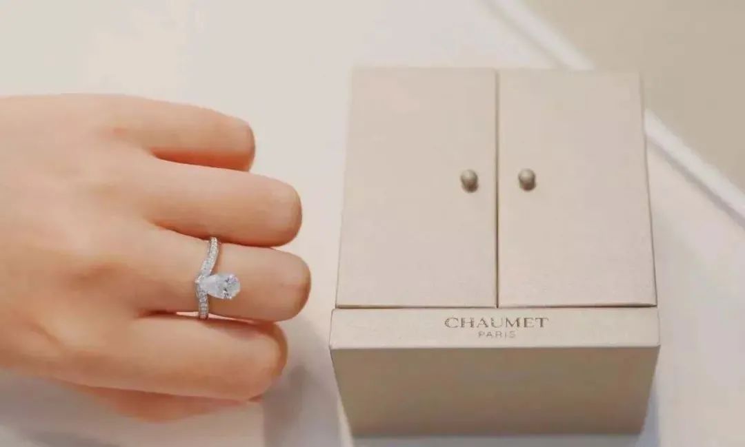 《扫黑风暴》大嫂钻戒超闪，如何挑选显大、显贵的钻戒？