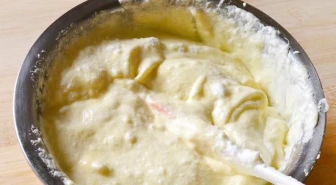 继全民凉皮，肉夹馍之后，电饭煲蛋糕又火了，详细步骤来了