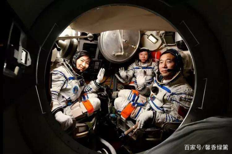 人教版二下太空生活趣事多笔记,二年级下册语文太空生活趣事答案