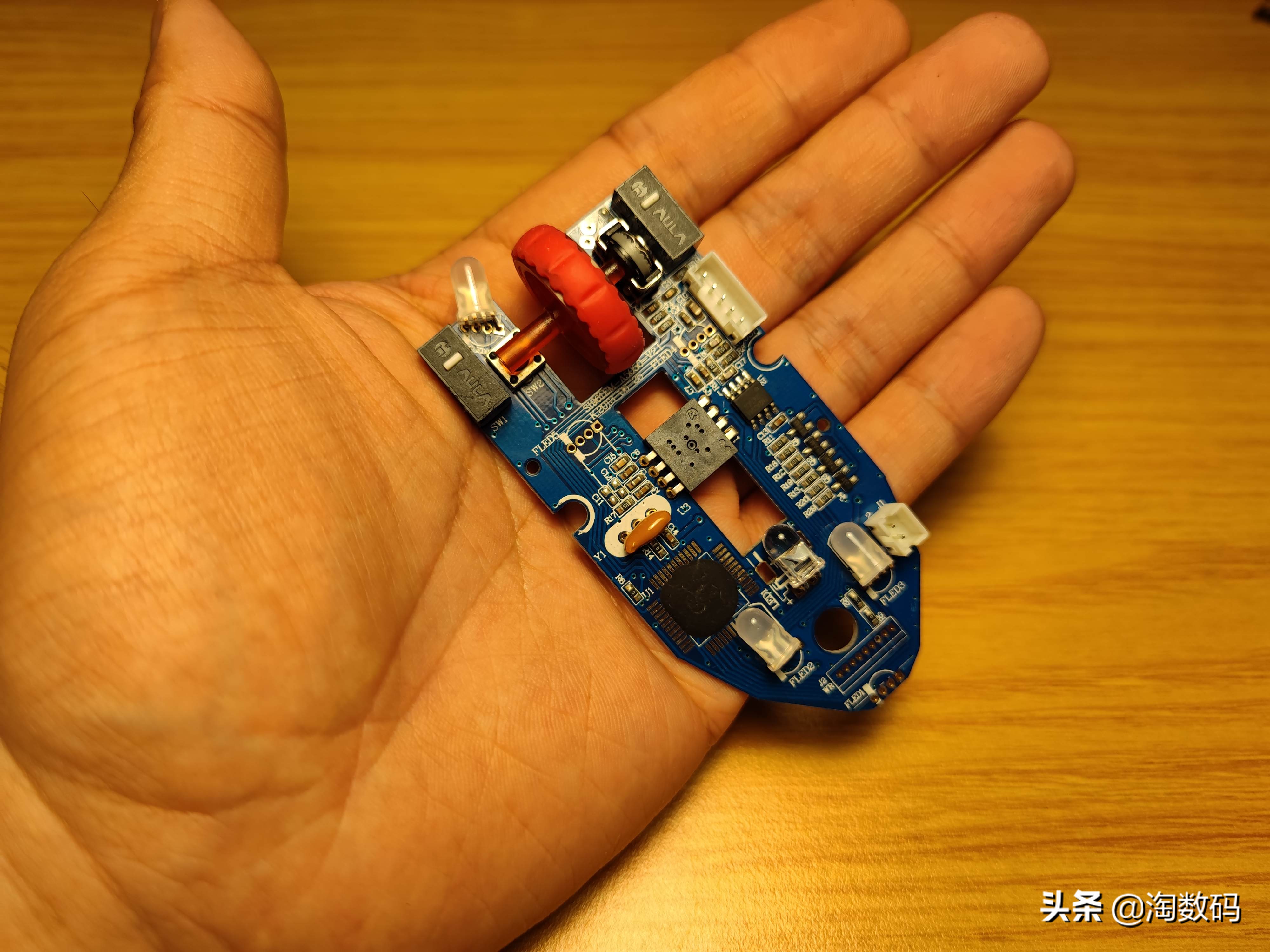 ￥9.9原封库存洋垃圾：AULA暗黑魔羯游戏鼠标开箱+拆解+除胶晒单