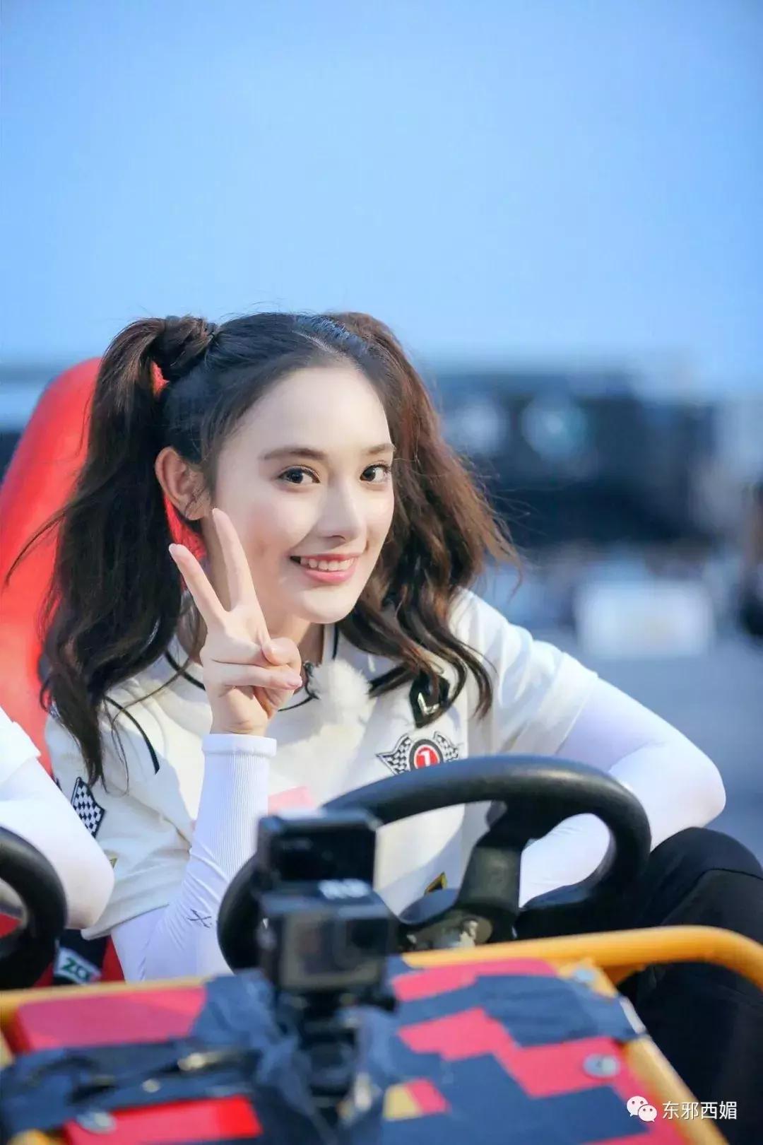 又一位换头宝贝！你能在她身上找到几位女明星的影子？