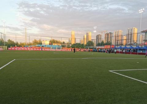 锦州最盛大的赛事“锦州足协杯”决赛，锦州港队2比1夺冠