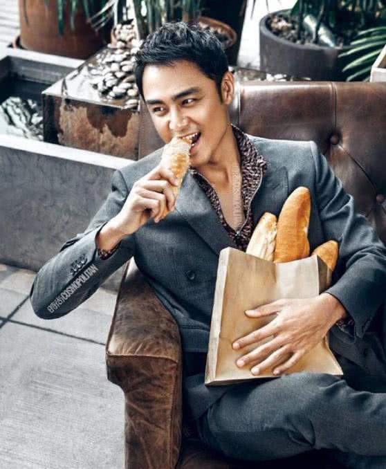 白马王子明道豪宅：竟用“不锈钢”浴缸，还经常在户外做饭，牛