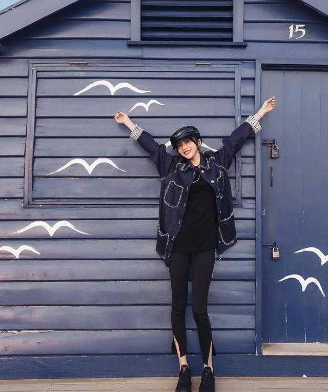 张韶涵穿马甲线的照片,张韶涵穿马甲线衣服