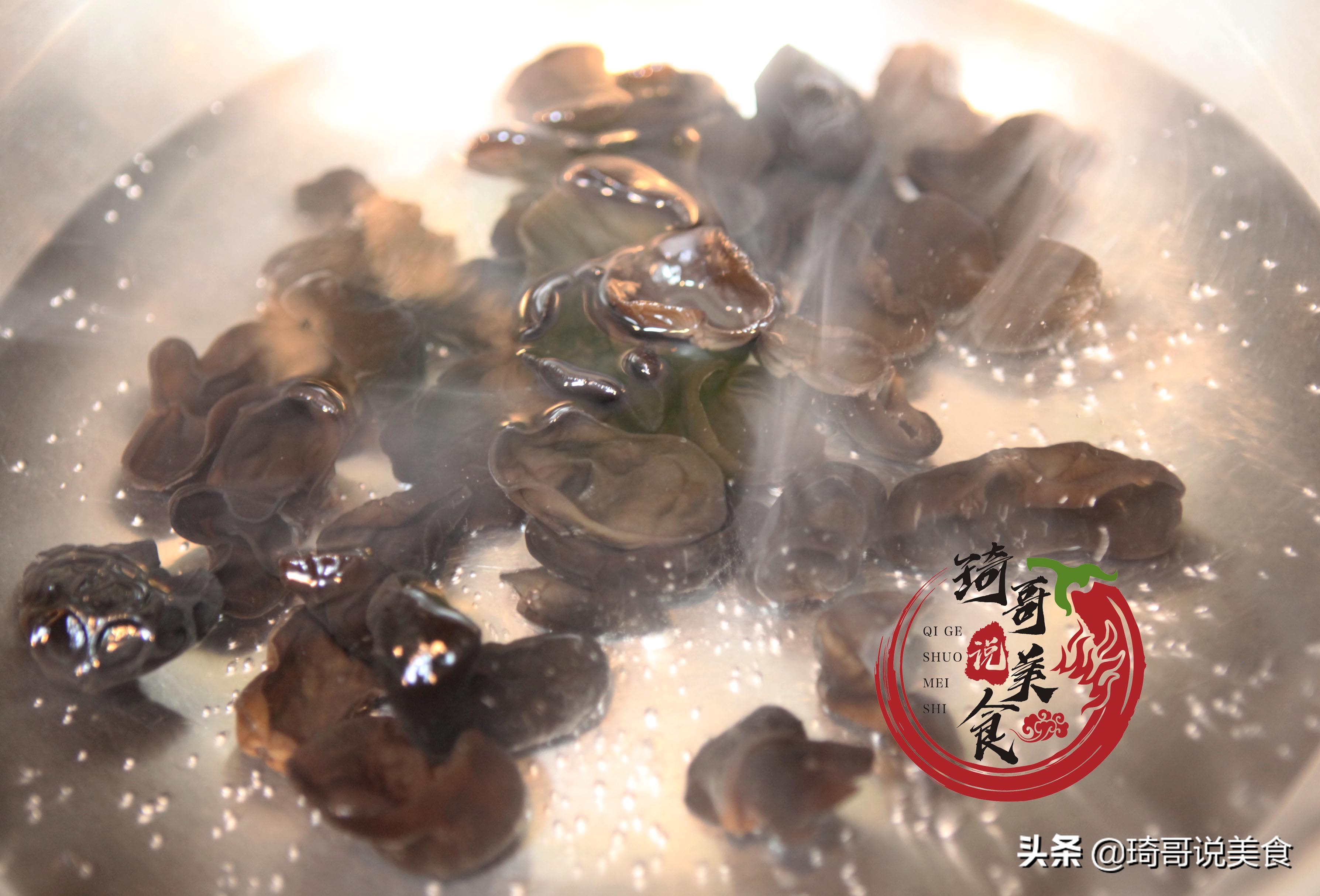如何炒木耳不噼里啪啦,怎样炒木耳防止木耳不炸锅