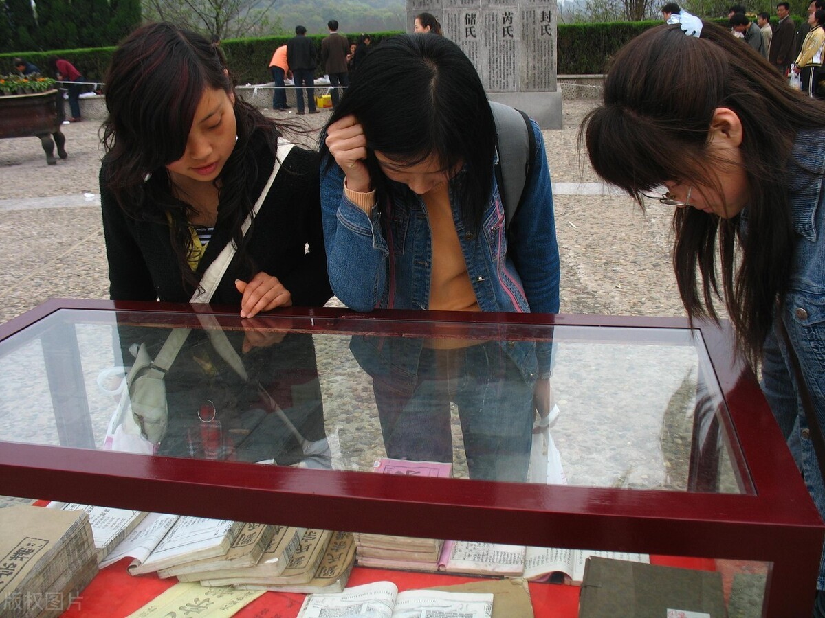 一份完整的家谱族谱包含哪些,中国名人家谱大全