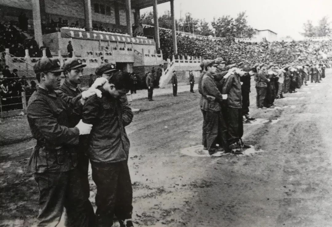 中国警服变迁的历史意义,警服变迁可以折射出什么