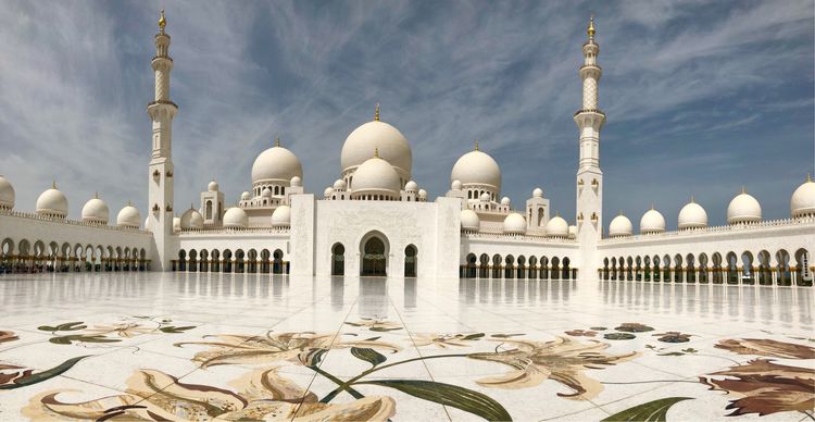 阿联酋是全球最富裕的国家吗,沙特和迪拜是世界上最富有的国家