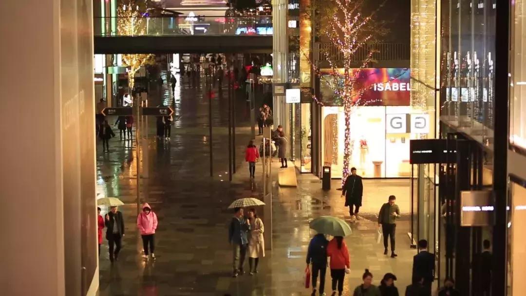 来成都带你去逛春熙路吃小吃,成都吃的特点美食攻略春熙路周围