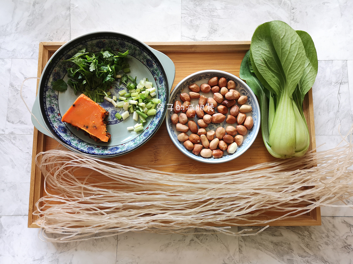 火锅底料速食酸辣粉做法,家庭版酸辣粉的做法火锅底料