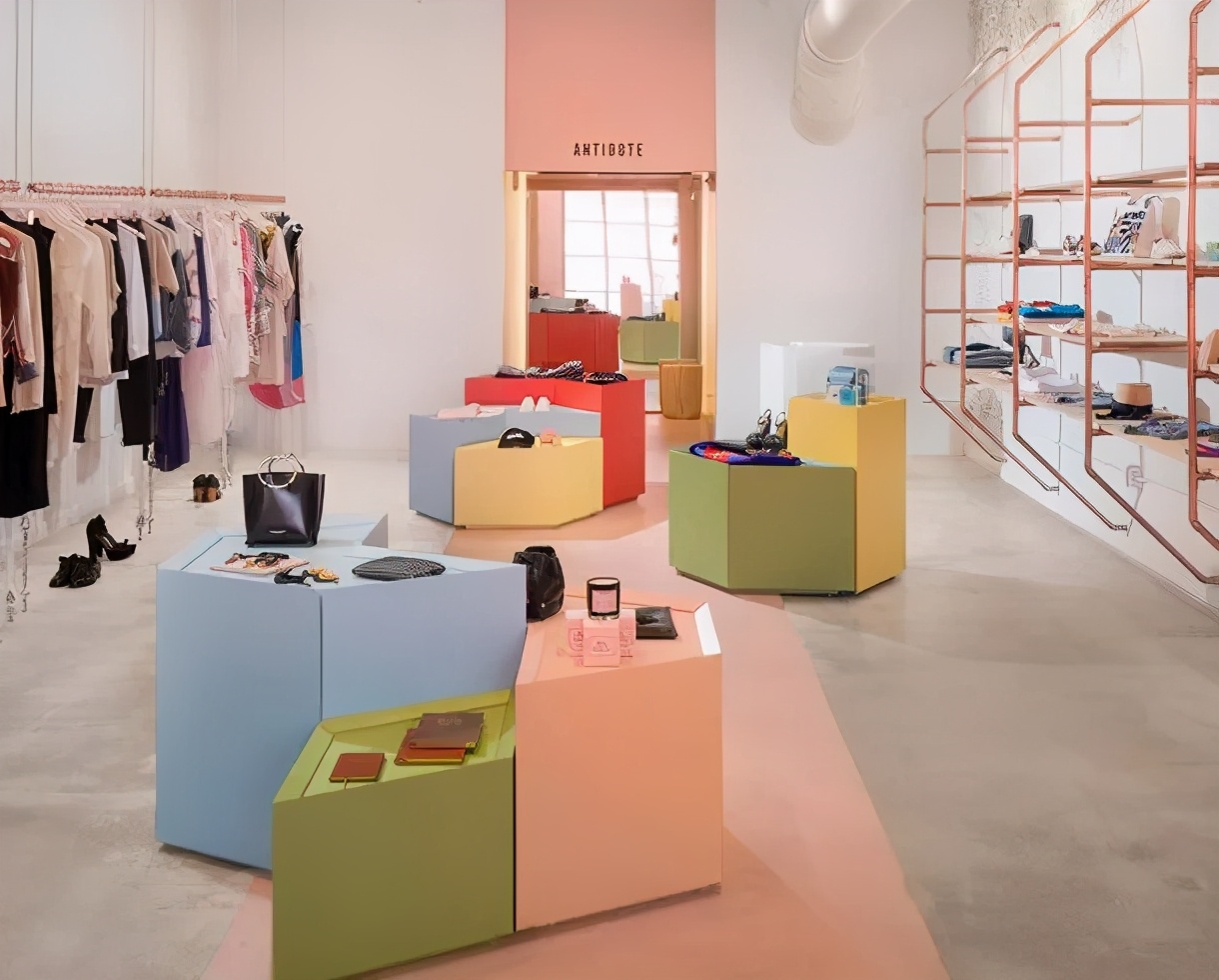 开一家品牌服装店,开一家男女服装店