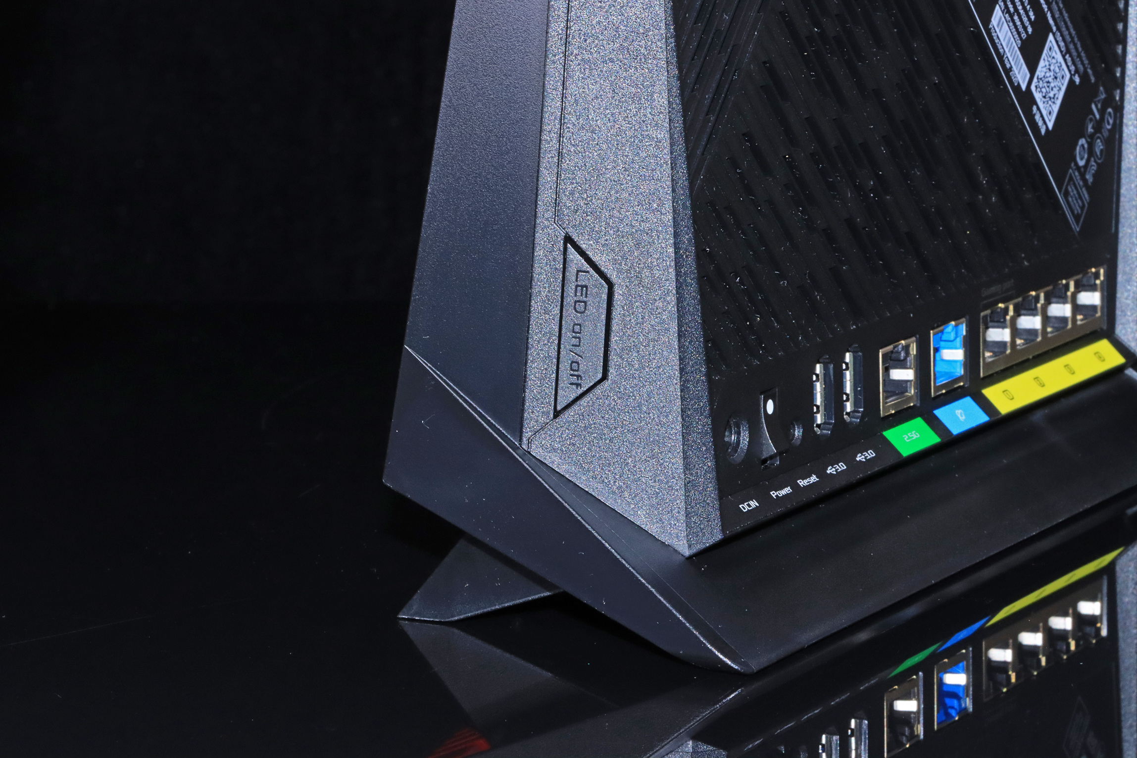 华硕路由器rtax56u标准版和青春版,华硕最新路由器rt-ax86u