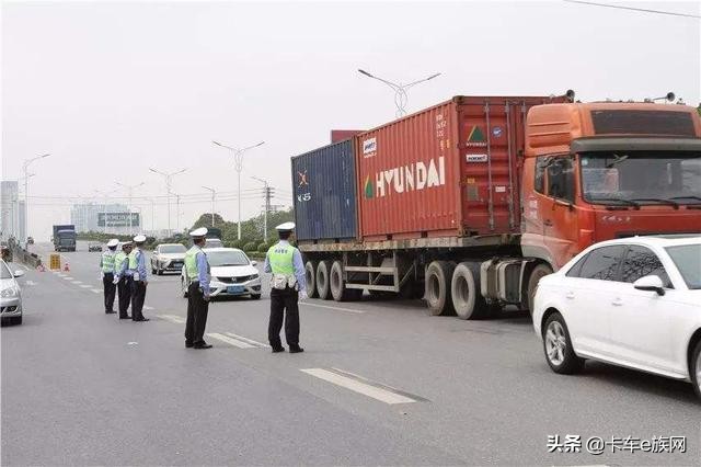 普通人如何年入百万赵铭铭开卡车年收入百万的“偏门生意”经
