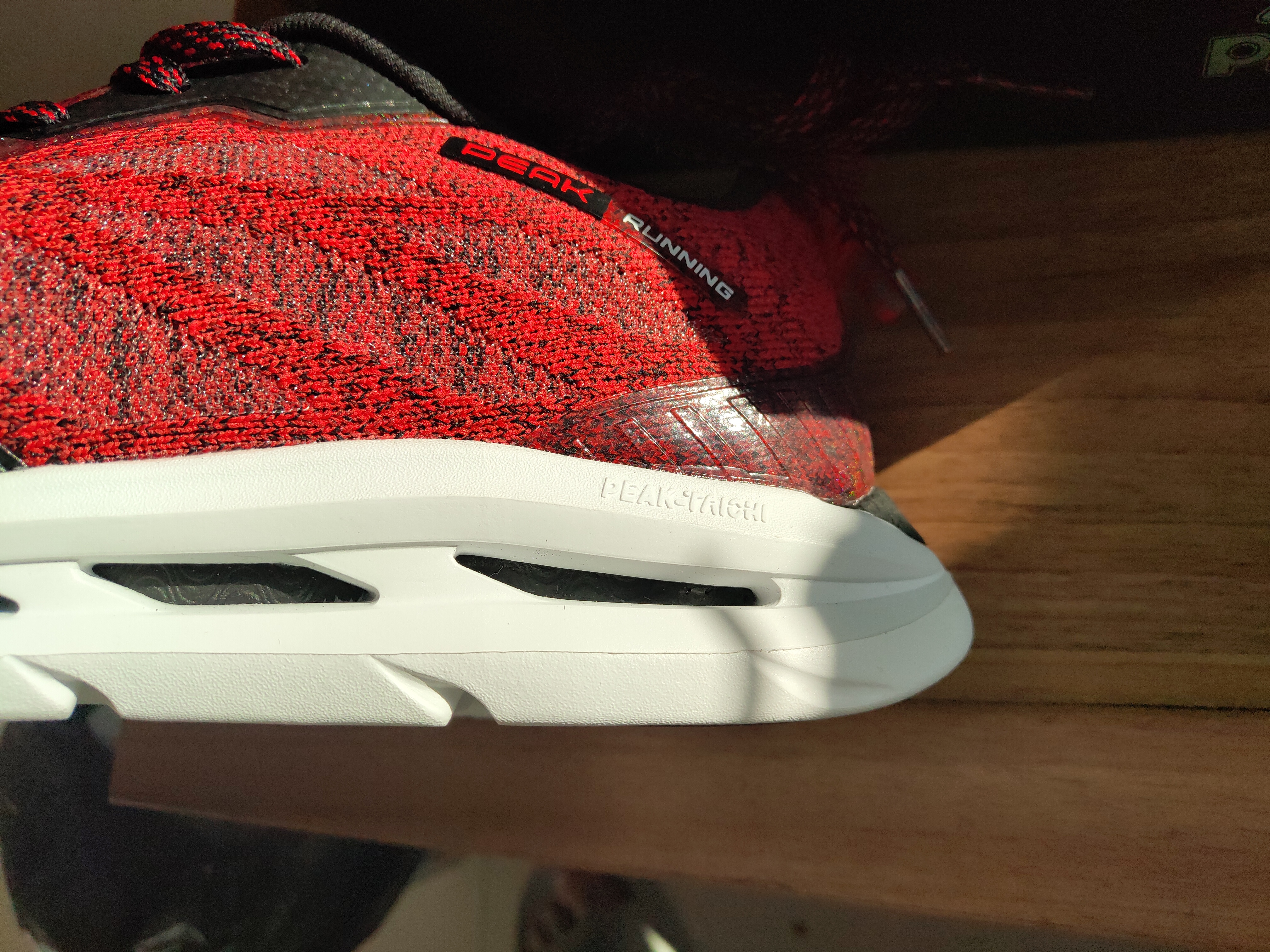 待疫情结束咱们一起跑步去吧——匹克悦跑7*开代**箱简评