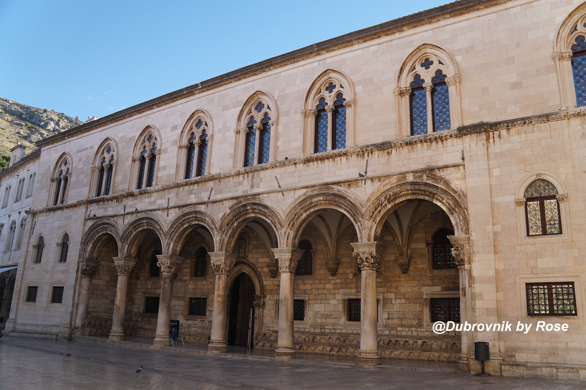 克罗地亚圣托里尼,克罗地亚和圣托里尼