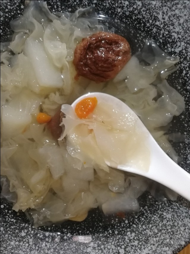 如何用梨做好吃的山梨汤,只有梨子怎么做梨汤