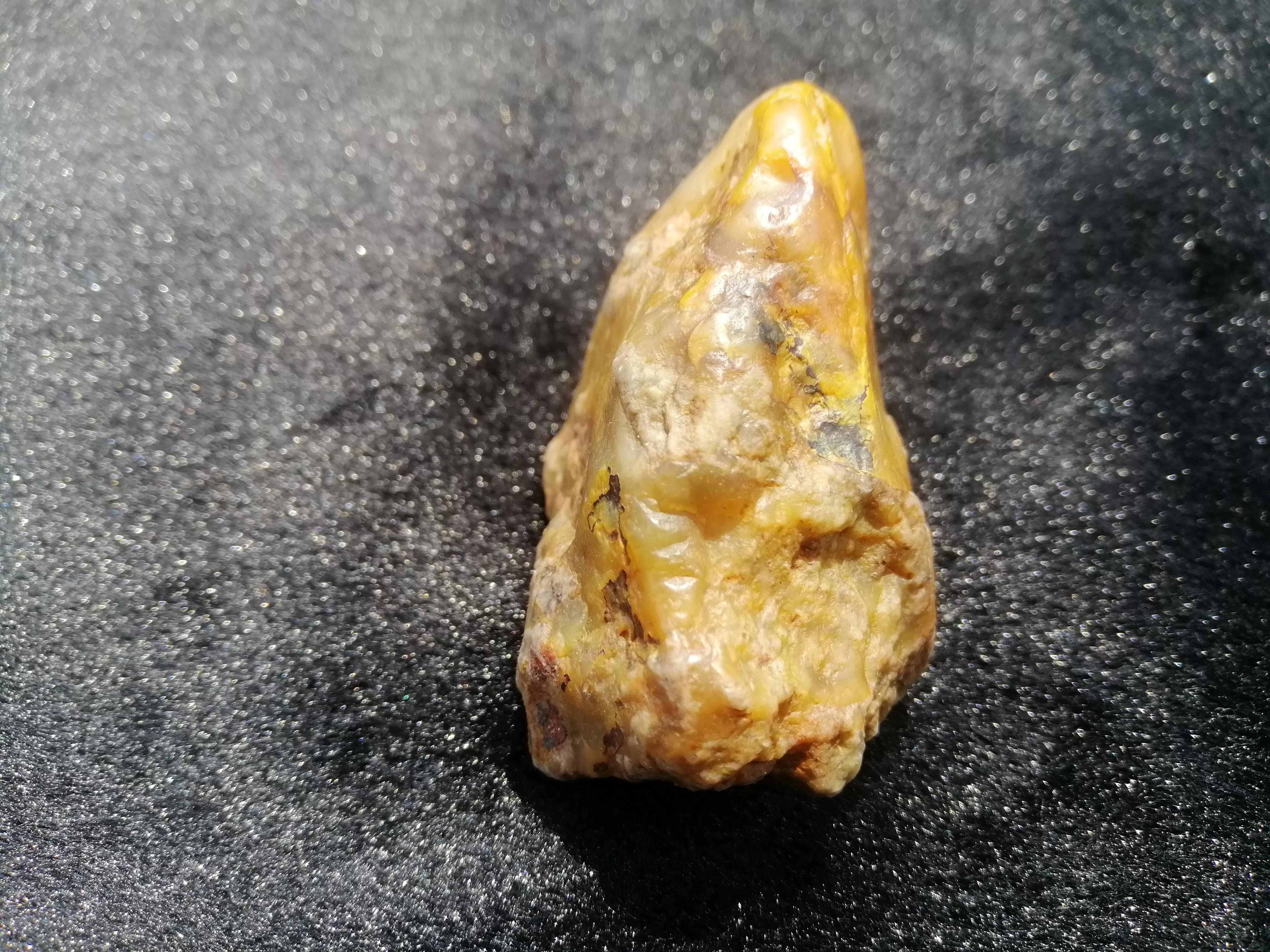 虱卵纹与黑针纹是田黄的特征吗,田黄石虱卵纹1克多少钱回收