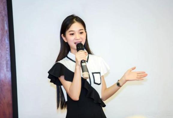 广东美女13岁做服务员，17岁创业，23岁全款买7套房，是真的吗？