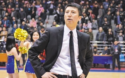 原辽宁队主教练杨鸣现在干啥,辽宁队主帅杨鸣被罚出场