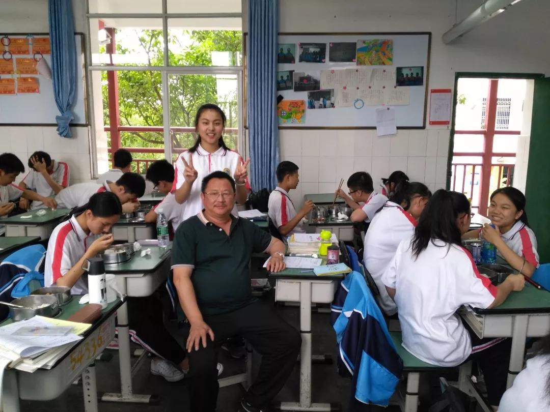 师者仁心香远益清怎么理解,师者仁心香远益清什么意思