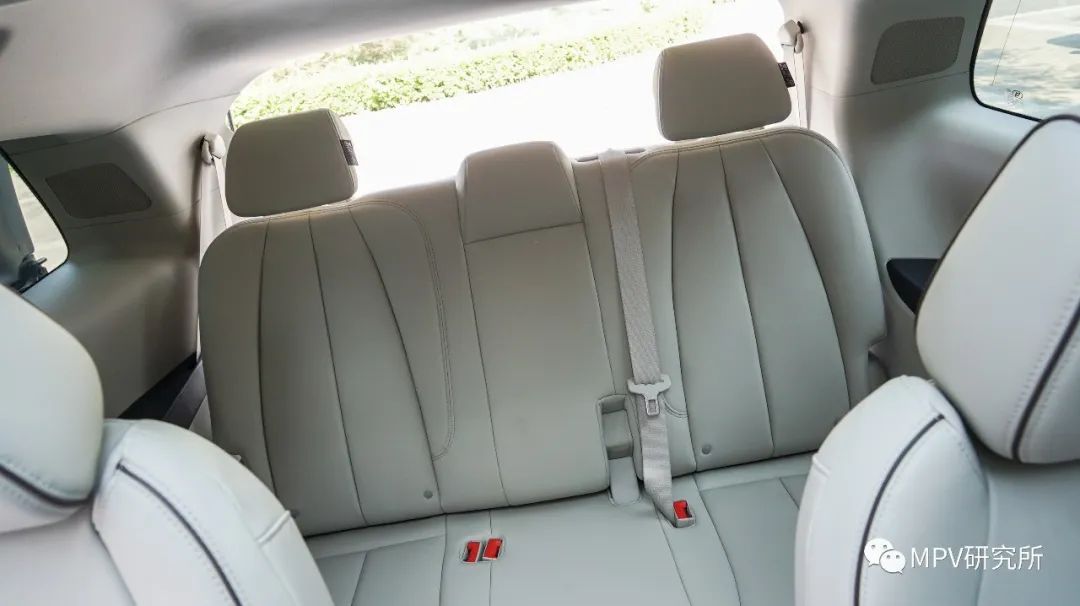 别克新gl8商务车报价及图片,别克gl8es尊享版新车优惠多少