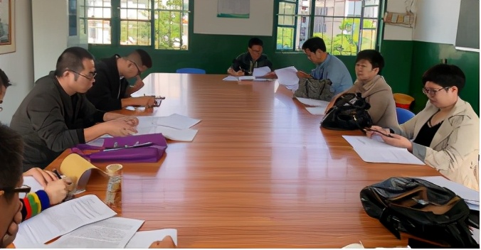 立足校情深入课堂教学视导助力发展——县教师进修校到侨中开展教学视导