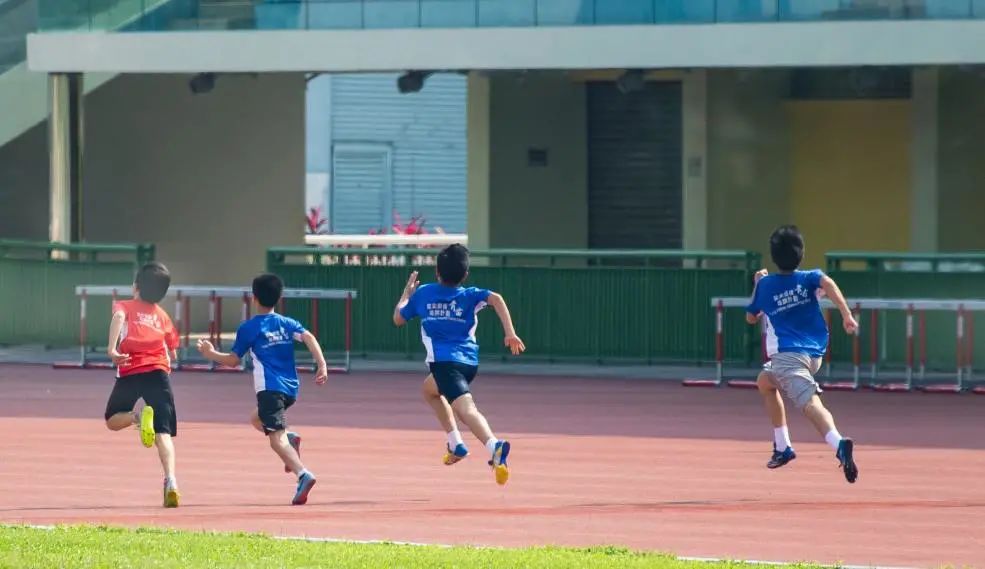 运动对儿童大脑有何影响,7岁男孩运动能力很差容易摔跤