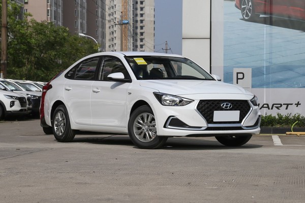 纯市区代步飞度到底值不值得买,本田飞度和高尔夫代步车哪个好