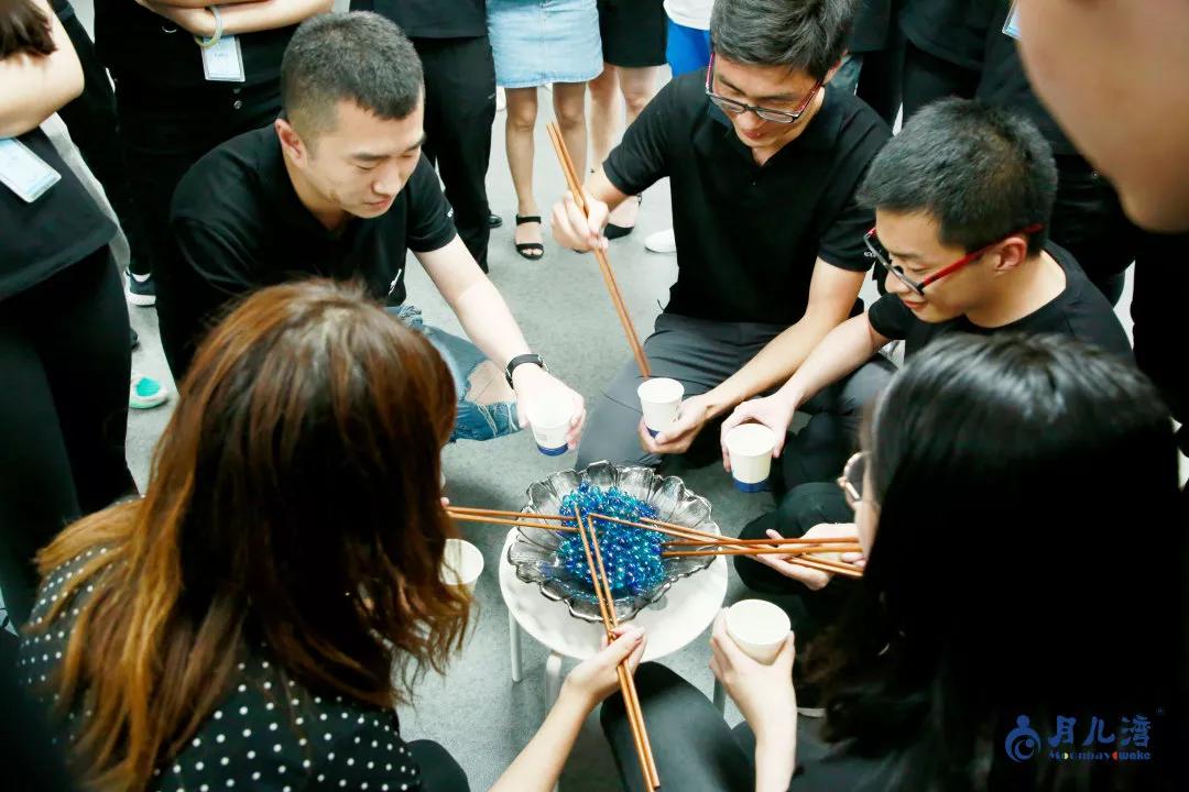 只有越来越强大才能越相信童话,只有越来越强大才能越战越勇